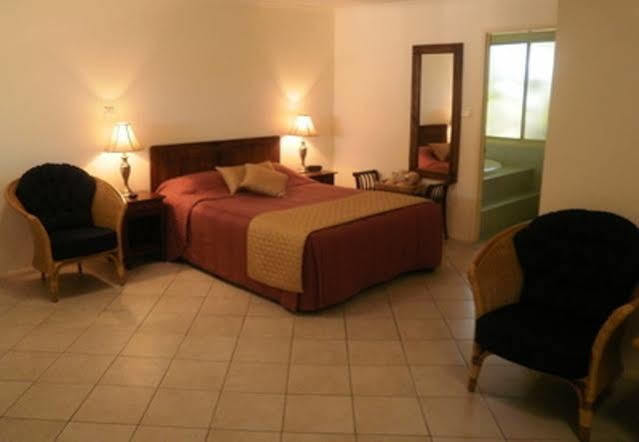 The Carmel Yamba Motel Buitenkant foto